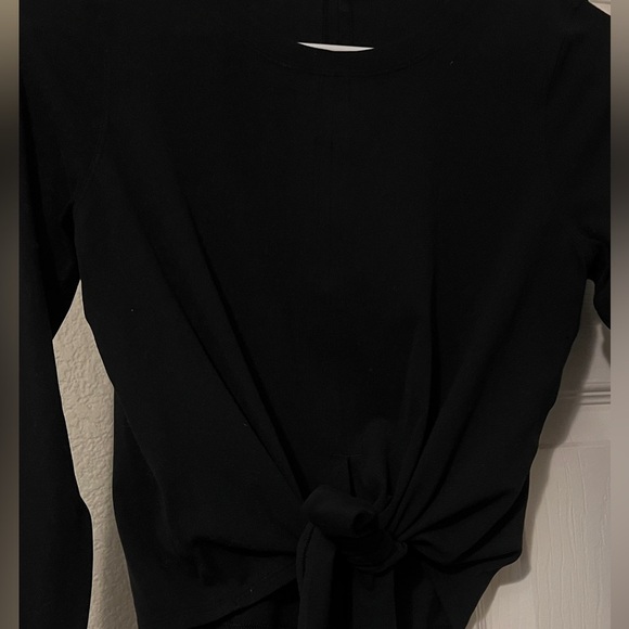 Lululemon cropped long sleeve - Picture 3 of 4